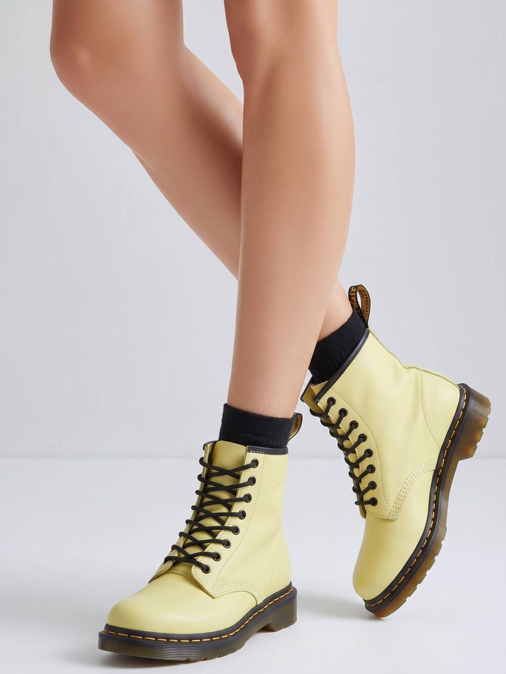 🩵NIB Dr. Martens Lemon Yellow Pascal Virginia Leather 1460 Boots Size 8